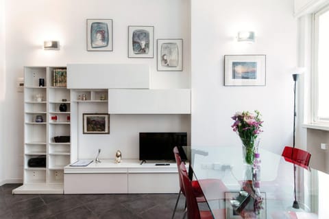 TV and multimedia, Living room, Dining area
