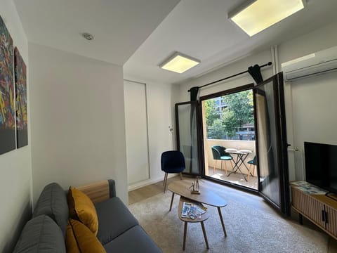 Patio, Communal lounge/ TV room, TV and multimedia, Living room, Seating area