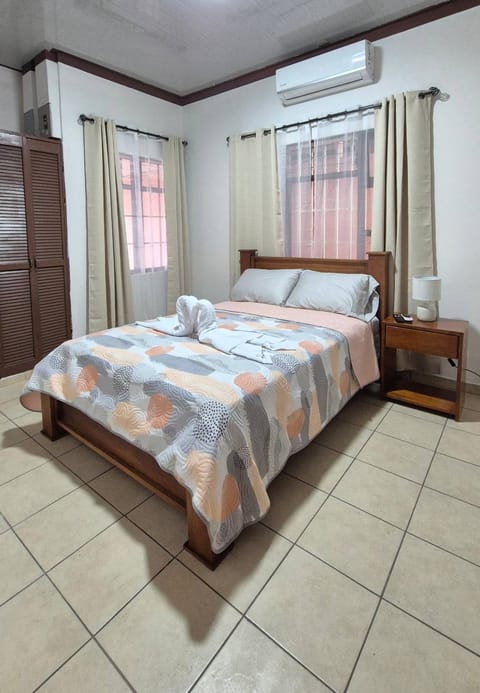 Bed, Photo of the whole room, Bedroom, air conditioner