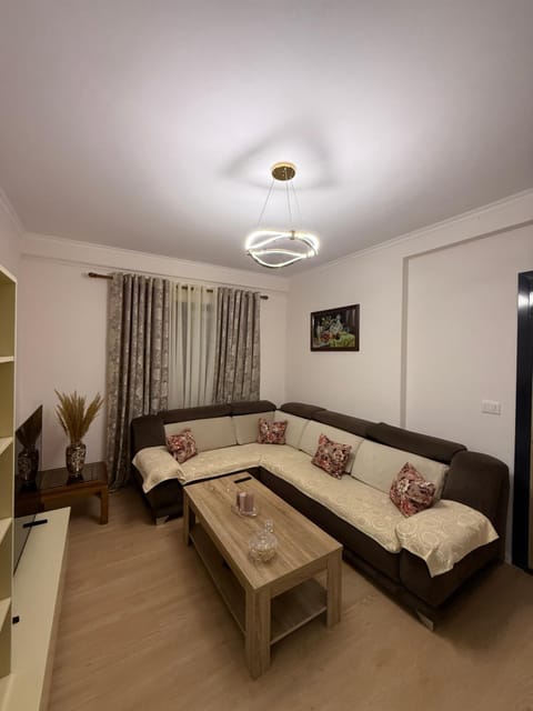 TV and multimedia, Photo of the whole room, Seating area