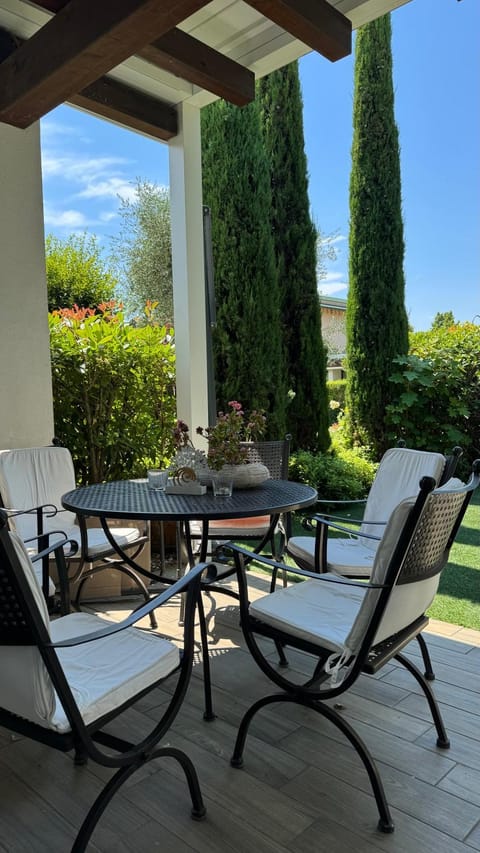 Garden, Dining area, Garden view