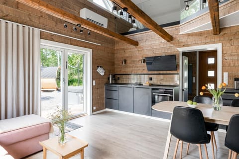 Himos Stonelake - two saunas and a hot tub Villa in Finland