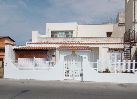 Property building, Facade/entrance, Day, Street view