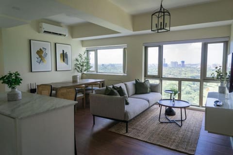 Living room, Seating area, Dining area, air conditioner