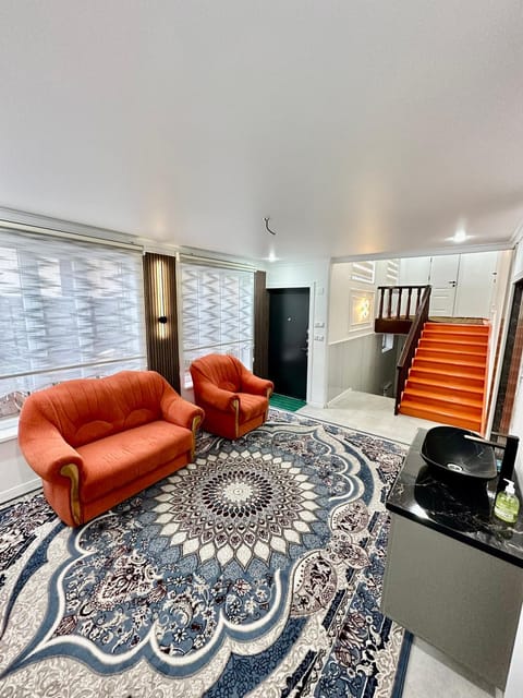 Seating area, Internal: Not applicable to any particular room