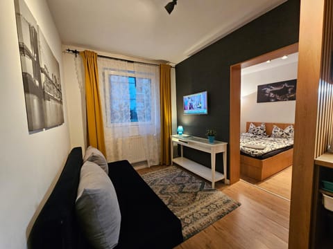 Communal lounge/ TV room, Living room, Seating area, Evening entertainment