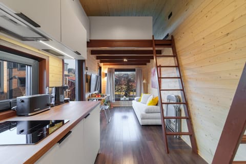 Bed, Kitchen or kitchenette, Living room, Seating area, toaster