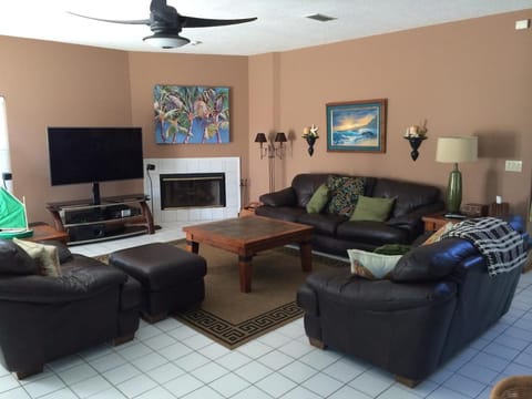 Enjoy The Salt Life Private Salt Pool Walk 2 Beach Relax in Jax House in Jacksonville Beach