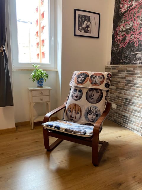 BERNOCCHI ROMA APARTMENT, difronte metropolitana Vacation rental in Rome