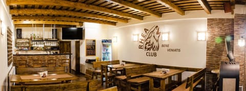 Restaurant/places to eat, Communal lounge/ TV room, Bed, Nightclub / DJ, Lounge or bar, Banquet/Function facilities