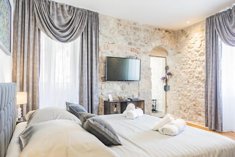 Decorative detail, Bedroom
