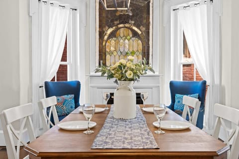 Elegant Manor w Private Yard & Modern Amenities House in Louisville