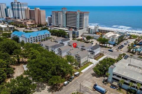 Coral Crush - Across from Ocean & Dog friendly House in Myrtle Beach