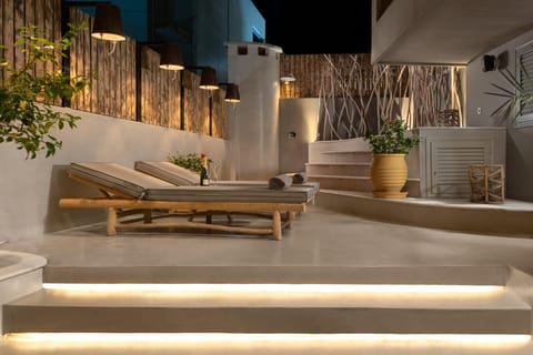 Shower, Night, Hot Tub, Balcony/Terrace, Decorative detail, Seating area