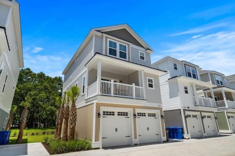 Sea Level - Across from Ocean, Dog Friendly, Gara House in Myrtle Beach