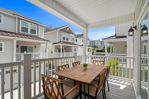 Sea Level - Across from Ocean, Dog Friendly, Gara House in Myrtle Beach