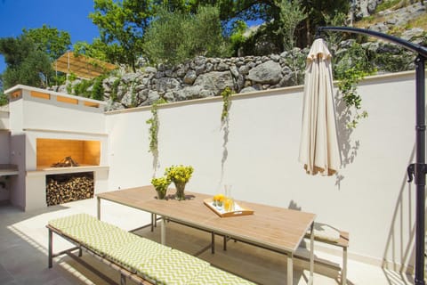 BBQ facilities, Balcony/Terrace, Seating area, Dining area