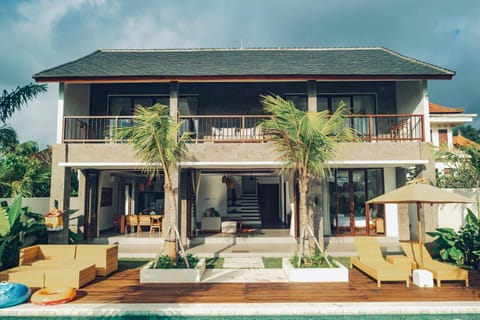 Property building, Patio, Day, Garden, View (from property/room), Balcony/Terrace, Seating area, Garden view, Pool view, Swimming pool