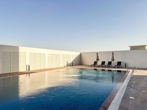 Day, Pool view, Swimming pool, sunbed