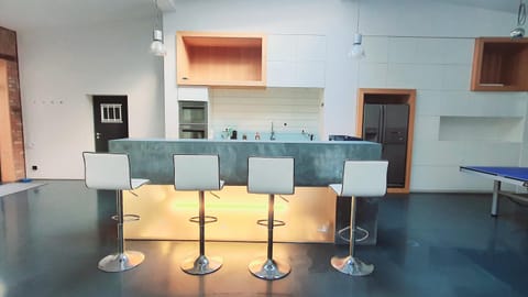 Kitchen or kitchenette, Dining area, stove
