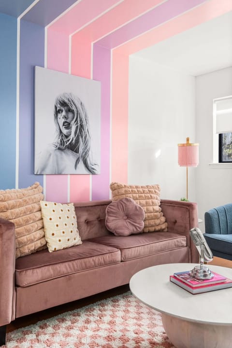 Living room, Decorative detail, Seating area