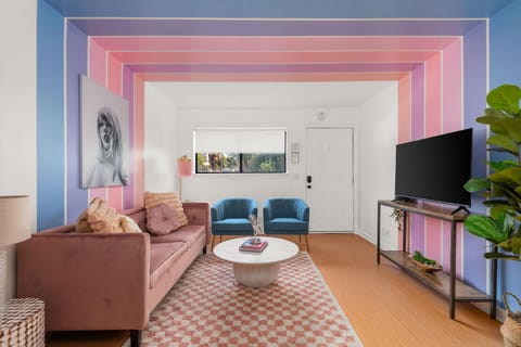 Swiftie Paradise, Music Row Unit 1 Apartment in Music Row