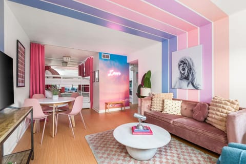 TV and multimedia, Living room, Decorative detail, Dining area, Bedroom