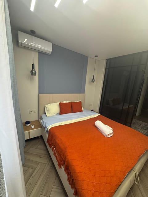 Photo of the whole room, air conditioner