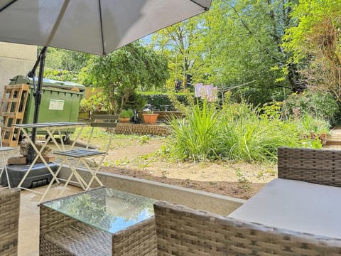 Patio, Spring, Day, Garden, Garden view, Swimming pool