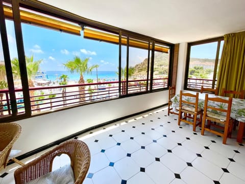 Patio, View (from property/room), Balcony/Terrace, Living room, Sea view
