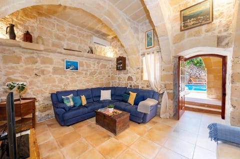 Communal lounge/ TV room, Living room