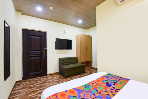 TV and multimedia, Photo of the whole room, Bedroom