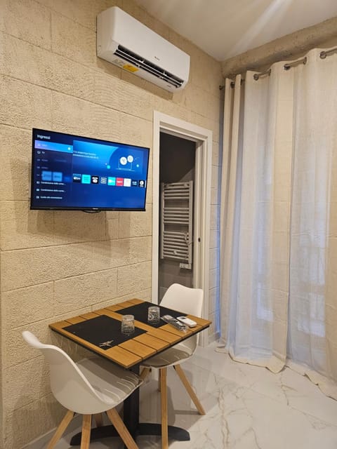 TV and multimedia, Dining area, air conditioner