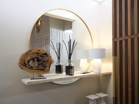 Decorative detail, Internal: Not applicable to any particular room