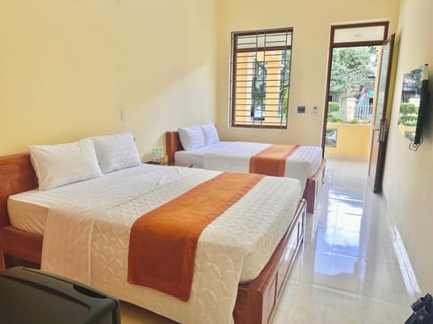 Bed, TV and multimedia, Balcony/Terrace, Bedroom