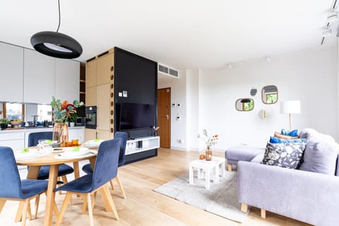 Kitchen or kitchenette, Living room, Seating area, Dining area