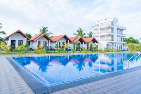 Pool view, Swimming pool
