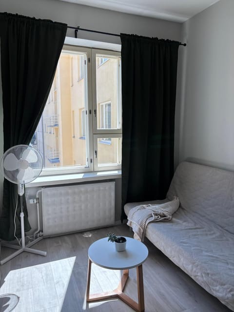 Bed, View (from property/room), Living room, Photo of the whole room, Decorative detail, Decorative detail, Seating area, Bedroom, Inner courtyard view