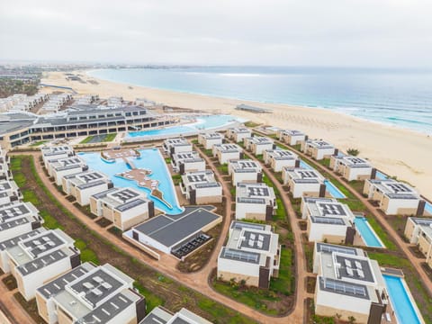 Property building, Natural landscape, Bird's eye view, Beach, City view, Pool view, Sea view, Swimming pool