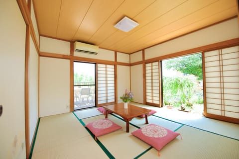Living room, Bedroom, air conditioner