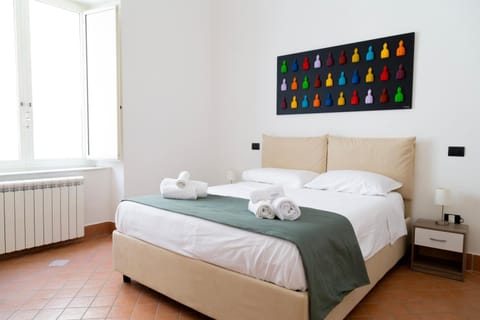 Bed, View (from property/room), Decorative detail, Bedroom, City view, Landmark view, furniture, heating, internet, towels, wardrobe, air conditioner