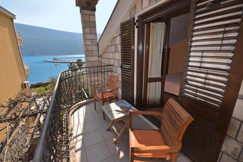 Falcone Apartments Apartment in Kotor Municipality