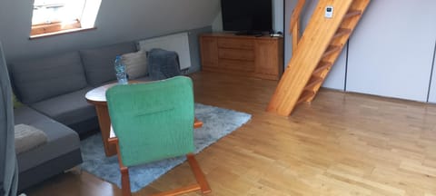 Communal lounge/ TV room, TV and multimedia, Living room, Seating area