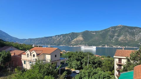 Day, Natural landscape, Mountain view, Sea view, Sea view