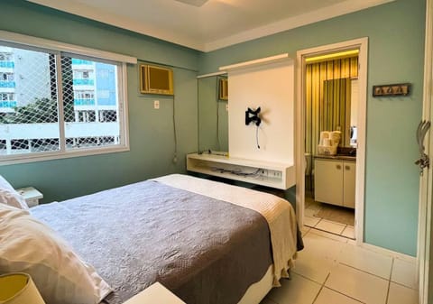 Bed, Bedroom, air conditioner