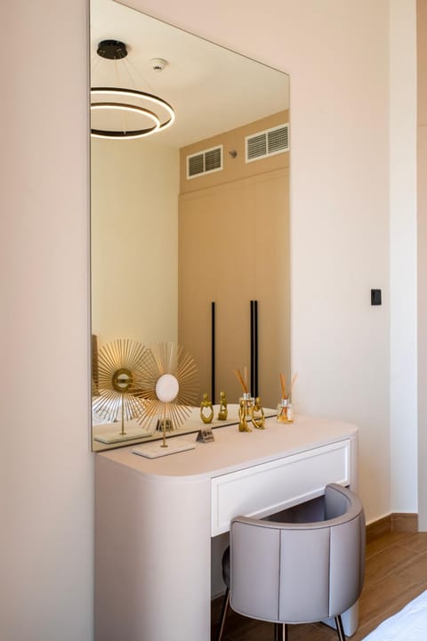 Comfortable 1 Bedroom with Balcony Vista 1 Apartment in Abu Dhabi