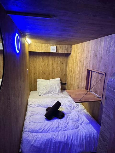 Luxury Private Capsule Room near Business Bay Downtown Vacation rental in Dubai