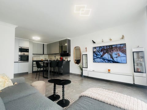 Communal lounge/ TV room, Kitchen or kitchenette
