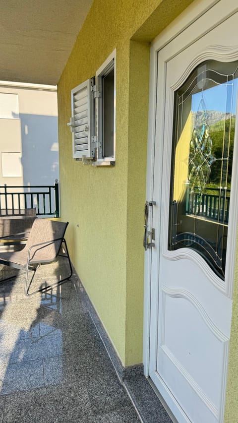 Property building, Day, View (from property/room), Balcony/Terrace