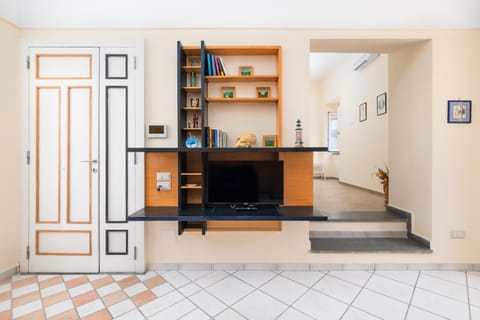 Library, TV and multimedia, Living room